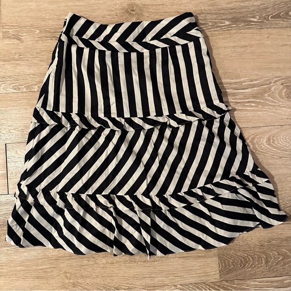 LOFT Skirt Midi Striped Tiered Ruffle Blue & Ivory Size 8 - Picture 3 of 5